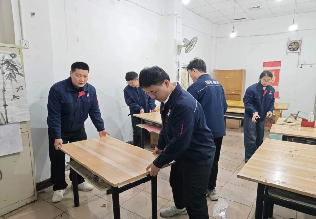 傳承雷鋒精神，勇于奉獻擔當